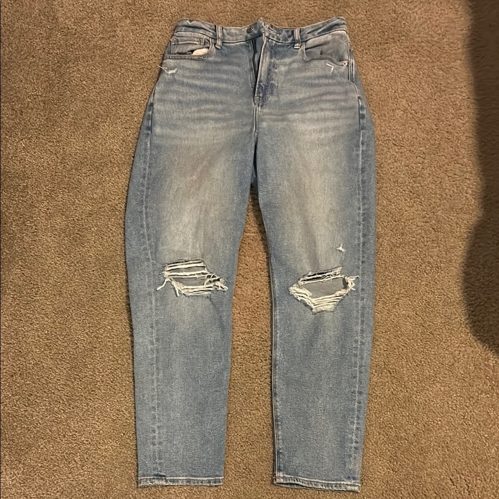 American Eagle curve ripped Mom woman Jeans